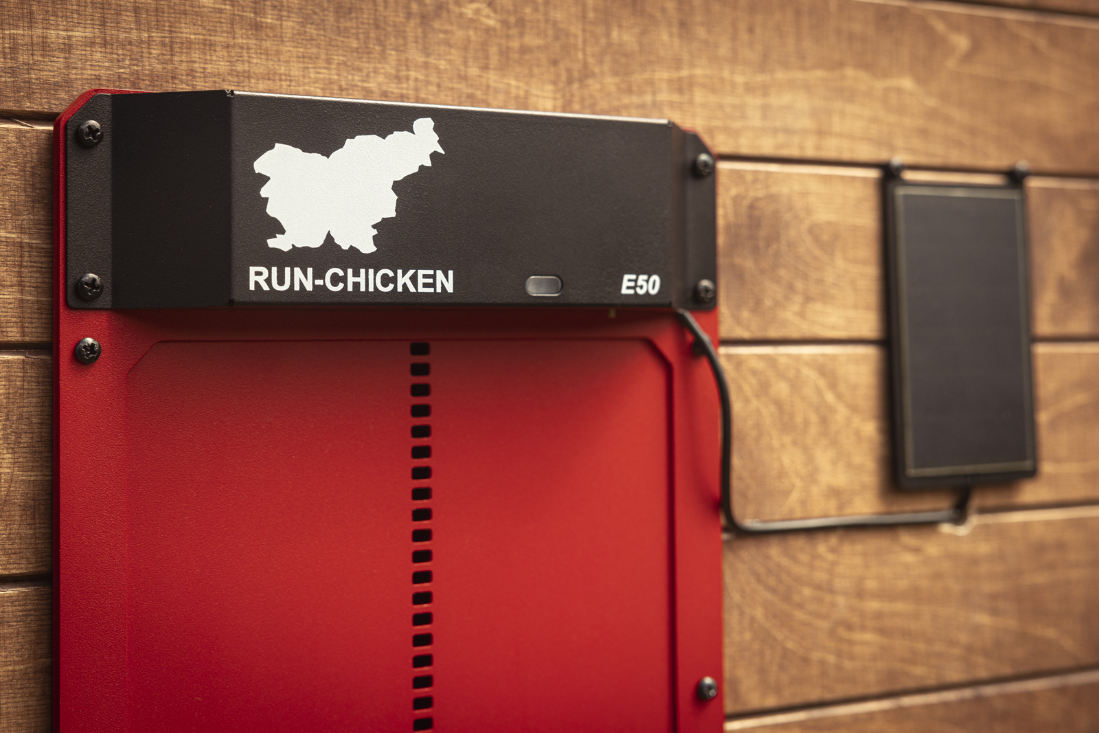 You are currently viewing Solar-Powered Automatic Chicken Coop Doors – Save You Time and Money